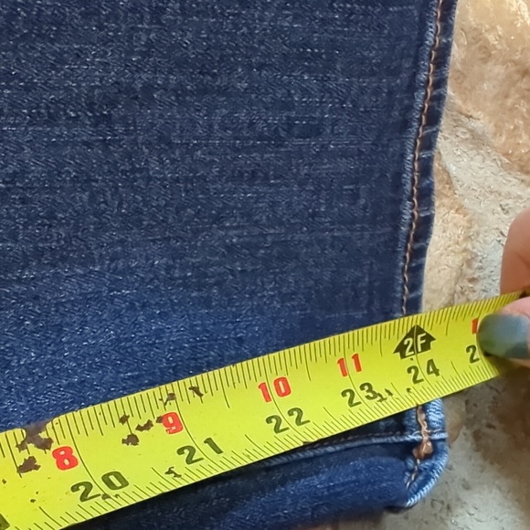 AMERICAN EAGLE SUPER STRETCH ARTIST CROP JEANS - Picture 11 of 16